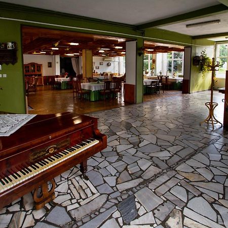 Zajazd Grodek Bujak Robert Naclegi I Restauracja Grodkow  Екстериор снимка